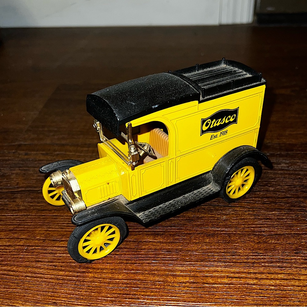 Otasco Replica 1918 Coin Bank Ford Model Truck Vintage Collectable - Picture 1 of 13